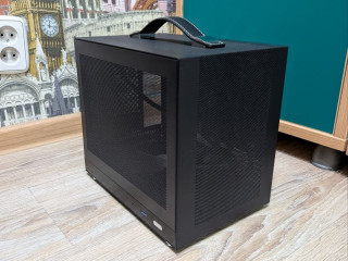 prodam-korpus-shiny-snake-g200-mini-itx-vmeshhaet-v-sebia-atx-bp-bolsoi-kuler-videokartu-do-275mm