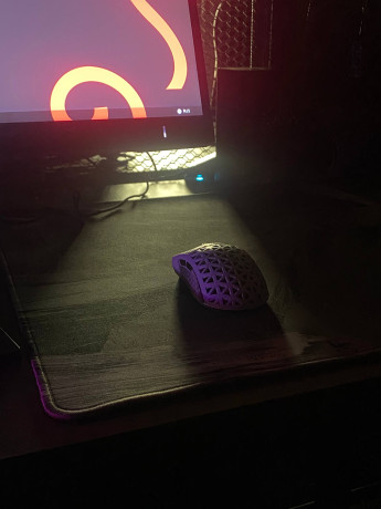 prodam-besprovodnuiu-igrovuiu-mys-atack-shark-r5-ultra-v-idealnom-sostoianii-polzovalsia-3-mesiaca-be-big-1