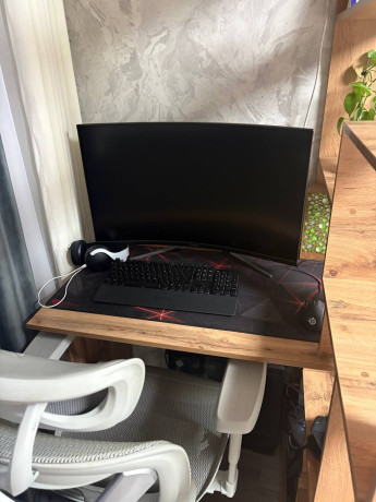 prodam-igrovoi-monitor-big-0