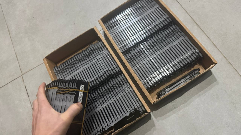 kingston-fury-ddr4-3200mhz-rgb-8-gb-po-30-000-bu-est-kolicestvo-big-0