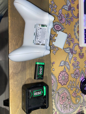 prodam-geimpaddzoistik-ot-xbox-big-4