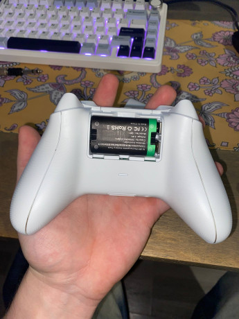 prodam-geimpaddzoistik-ot-xbox-big-2