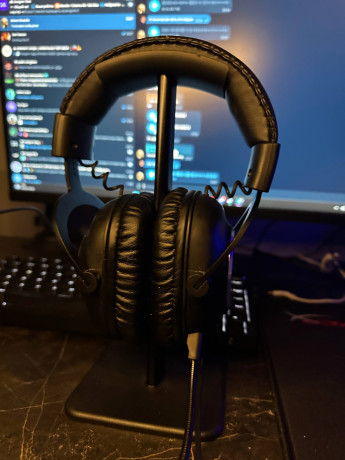 prodam-nausniki-logitech-g-pro-1-versii-big-3