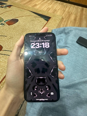 aifon-13-zelenyi-big-1