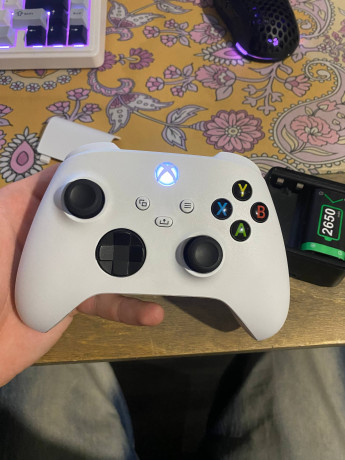 prodam-geimpaddzoistik-ot-xbox-big-0