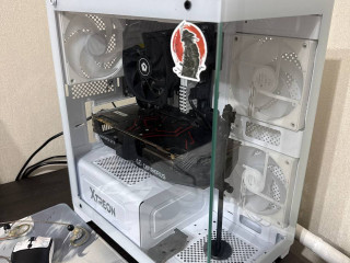 prodam-sistemnyi-korpus-xtreon-aqua-white