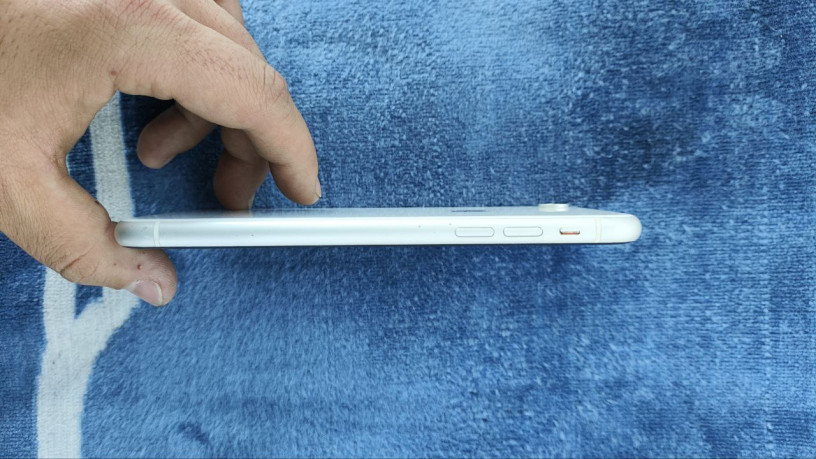 iphone-xr-64gb-bez-remonta-big-2