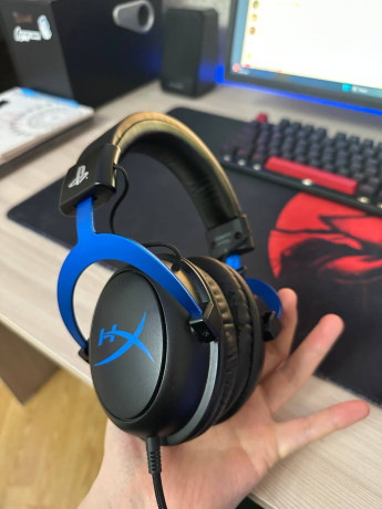 obmeniaiu-nausniki-hyperx-cloud-na-besprovodnye-big-1