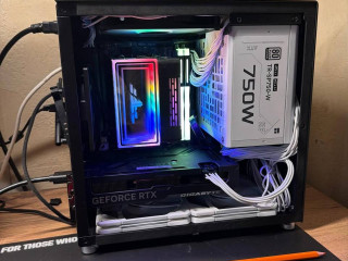 vsem-salem-ishhu-kompaktnyi-pk-kotoryi-mozno-budet-vziat-s-soboi-pri-neobxodimosti-po-tipu-kak-na-f