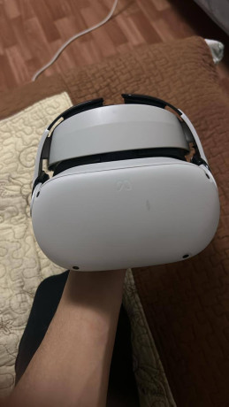 prodam-vr-meta-quest-2-128gb-sostoianie-bomba-pokupal-nedavno-cena250k-torg-ne-bolsoi-big-0