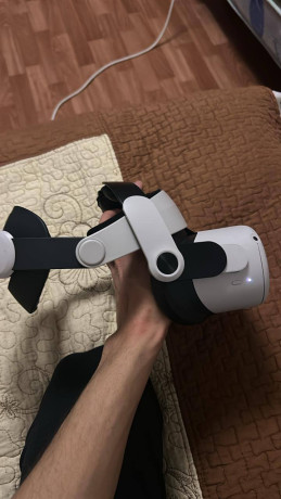 prodam-vr-meta-quest-2-128gb-sostoianie-bomba-pokupal-nedavno-cena250k-torg-ne-bolsoi-big-2