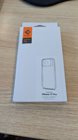 prozracnyi-ne-temneiushhii-koreiskii-cexol-ultra-hybrid-dlia-iphone-17-pro-ot-spigen-zakazal-po-osibke-big-0