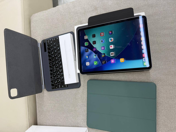 prodam-ipad-4-pokolenie-11-diuimov-256-gb-sostoianie-otlicnoe-v-remonte-ne-byl-v-komplekte-idut-big-0