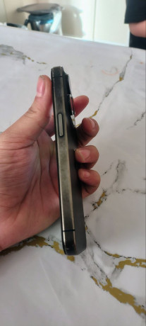 iphone-15-pro-256-80-displei-zamenen-bez-komplekta-feis-truton-vse-rabotaet-200k-astana-big-1