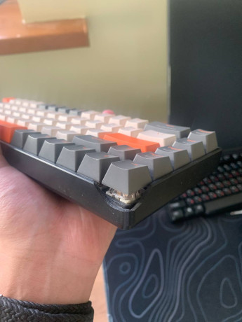 65-xorosie-lineinye-krasnye-svitci-knopki-ne-zalepaiut-big-0