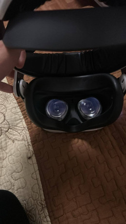 ust-kamenagors-prodam-vr-ocki-ot-meta-quest-2-128gb-provoda-vse-est-dop-kreplenie-na-golovu-big-1