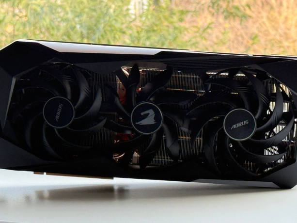 prodam-videokartu-gigabyte-aorus-master-6900xt-16gb-big-3