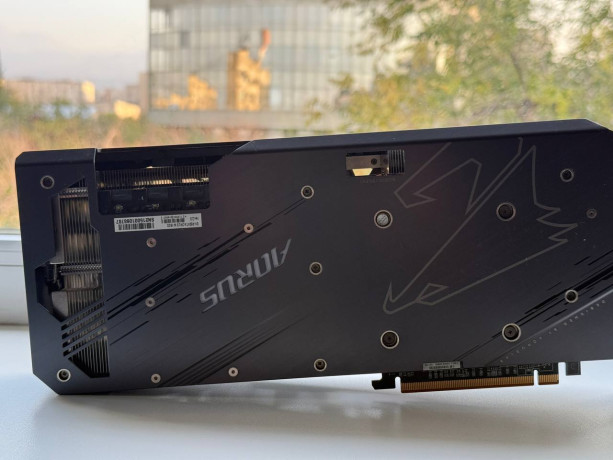 prodam-videokartu-gigabyte-aorus-master-6900xt-16gb-big-0