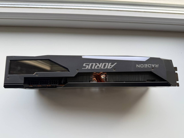 prodam-videokartu-gigabyte-aorus-master-radeon-6900xt-16gb-big-1