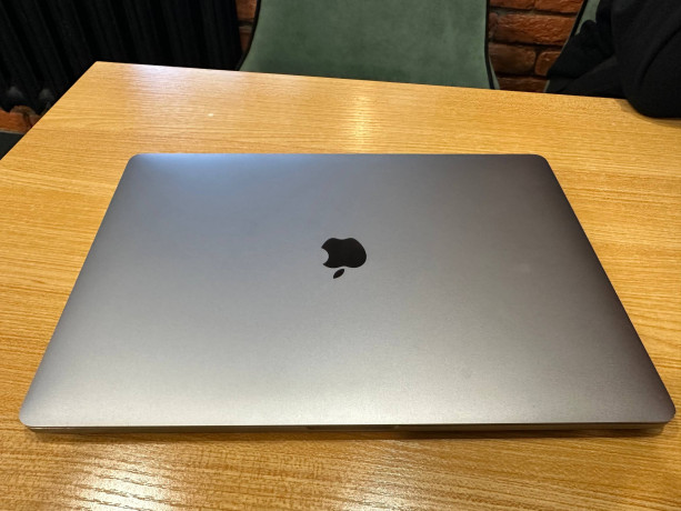 prodam-makbuk-pro-16-i7-rx-5500m-512-ssd-32gb-ram-est-bolsoi-skol-po-korpusu-ne-rabotaet-pravyi-d-big-3