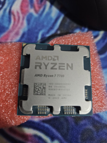 processor-amd-ryzen-7-7700-big-0
