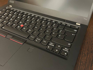 lenovo-thinkpad-t14s-nadeznyi-biznes-ultrabuk-bu