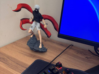 anime-figurki-dlia-vasego-kompiuternogo-stola-sistemnogo-bloka-videokarty