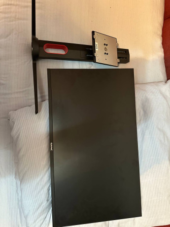 prodam-monik-sank-165-gerc-kriaknulsia-libo-sleif-libo-matrica-podkliucen-byl-cisto-cerez-hdmi-big-2