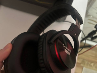 prodam-mikro-i-nausniki-ot-fokusrait-40k