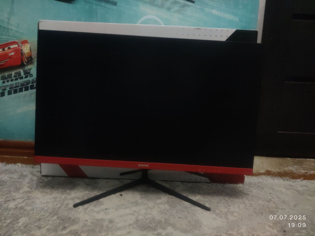 prodam-monitor-sanc-180ghz-est-polosa-na-monitore-big-1