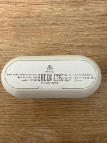 nausniki-sony-wf-c500-s-sumodavom-big-1