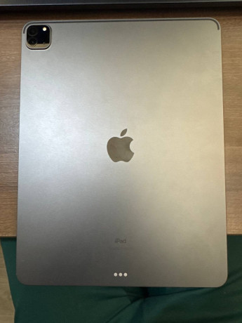 prodaiu-ipad-pro-129-5-e-pokolenie-cip-m1-128-gb-est-zashhitnoe-steklo-na-displee-big-0