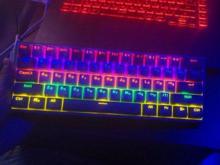 klaviatura-mexaniceskaia-v-otlicnom-sostoianii-polzovalsia-ne-dolgo-okolo-mesiaca-imeetsia-rgb-podsv