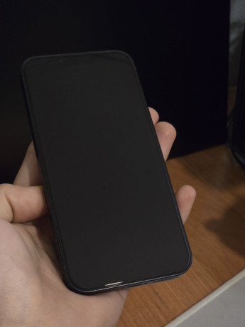 prodam-aifon-14-v-otlicnom-sostoianii-ekran-vsegda-byl-v-zashhitnoe-stekle-nikakix-skolov-i-treshhin-big-0