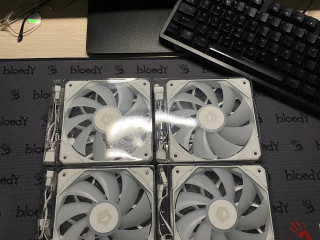 kulery-dlia-korpusa-4st-belye-cougar-novye-3-pin