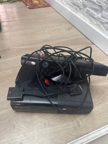 prodam-xbox-360-komplekt-galmaty-cenu-predlogaite-big-0