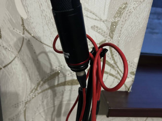 prodaiu-mikrofon-studiinyi-i-nausniki-studiinye-ot-focusrite-scarlettmikrofonxlr-kabel-i-stativ-v