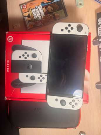 obmen-prodaza-xorosee-sostoianie-full-komplekt-plius-256gb-karta-i-igra-na-kartridze-big-1