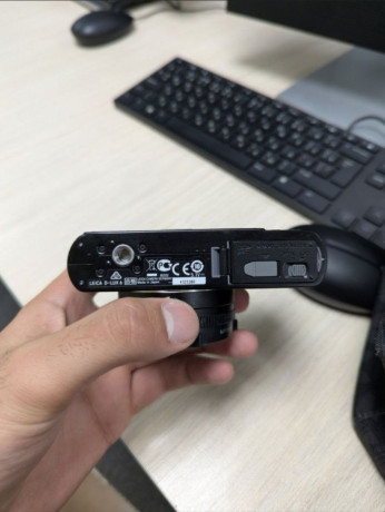 prodaiu-fotoapparat-leica-d-lux-6-big-1