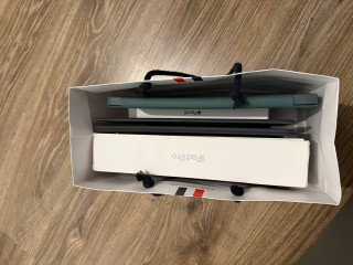 ipad-v-otlicnom-sostoianii-dva-cexla-stilus-klaviatura-i-zariadka-na-remonte-ne-byl-skolov-carapi