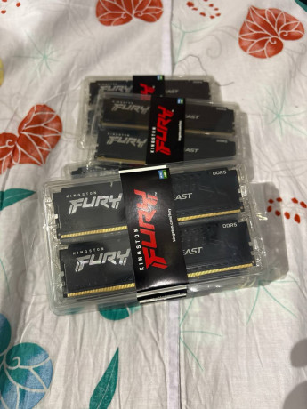 prodam-10-st-ddr5-kingston-fury-16x2-32-gb-5600-cl-40-big-0