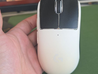 g-pro-x-superlight-v-xorosem-sostoianii-bez-minusov-v-komplekte-dongl-i-snur-zariadki-bez-korobki