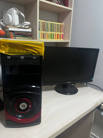 monitor-i-kompiuter-big-0