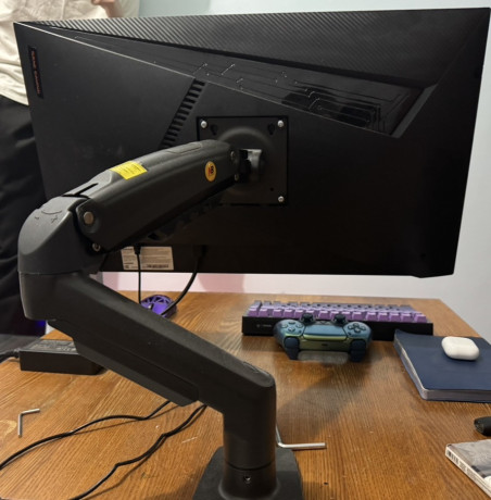 monitor-240gc-2k-big-1