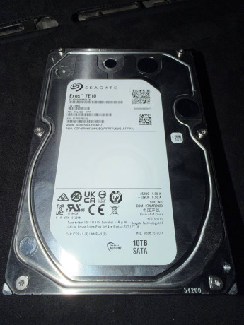 bu-zestkii-disk-10-tb-big-0