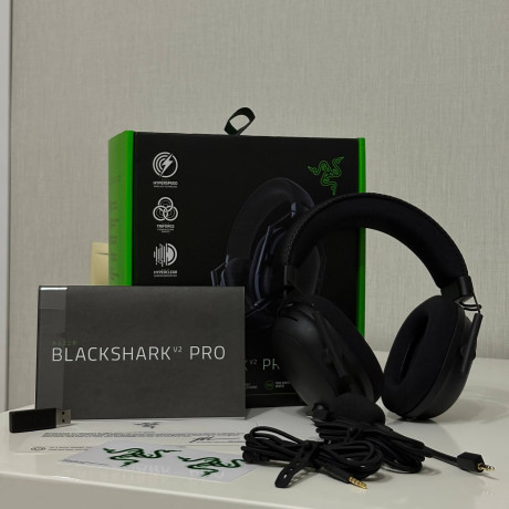 igrovaia-garnitura-razer-blackshark-v2-pro-wireless-big-0