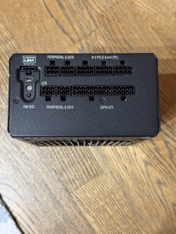 corsair-rm750i-80gold-big-1