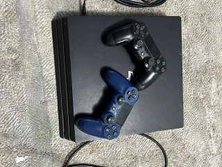 ps-4-pro-ps-v-otlicnym-sostoianii-prodaiu-srocno-torg-est-igry-skacennye-fifa-24-iufs-4-mortal-komb