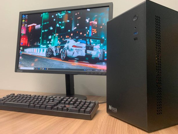 kompiuter-bystro-vkliucaetsia-i-rabotaet-bez-tormozov-v-novom-kompaktnom-korpuse-vysota-35-sm-dlin-big-1