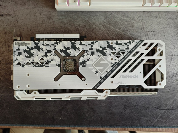 asrock-rx7800xt-steel-legend-big-1